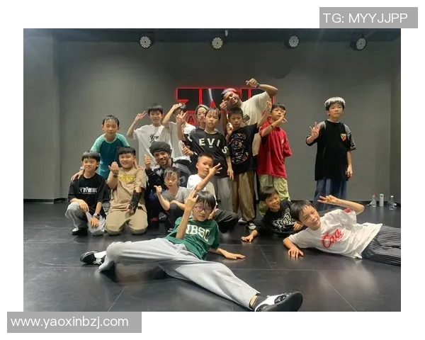 街舞热潮:深入成都街舞队成员的独特才华与个人风采探讨 街舞热潮:深入成都街舞队成员的独特才华与个人风采探讨