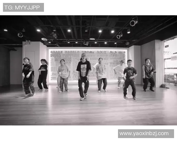 西安街舞队默契配合探讨街舞文化与团队精神的完美结合 西安街舞队默契配合探讨街舞文化与团队精神的完美结合